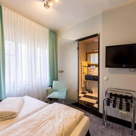 Hotel Historik Goldener Hirsch Rothenburg 3*