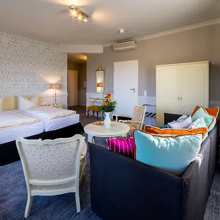 Historik Goldener Hirsch Rothenburg 3*