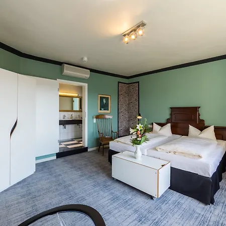 Hotel Historik Goldener Hirsch Rothenburg 3*