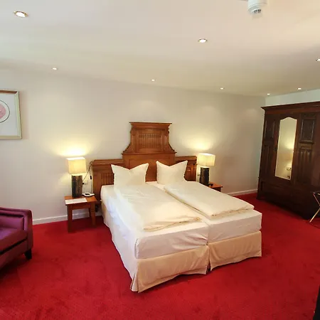 Hotel Historik Goldener Hirsch Rothenburg 3*