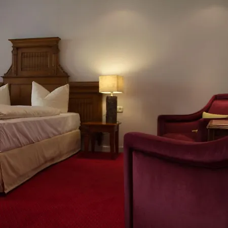 Historik Goldener Hirsch Rothenburg 3*