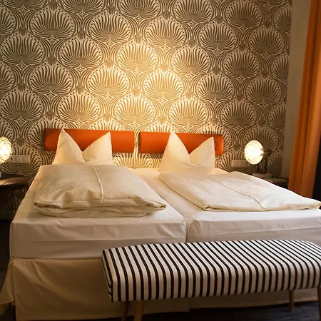 Historik Goldener Hirsch Rothenburg 3*