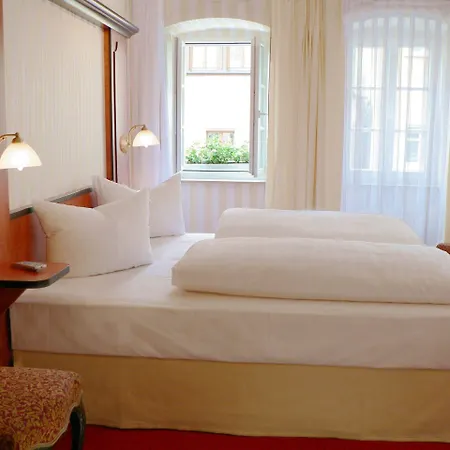 Historik Goldener Hirsch Rothenburg 3* روتنبورغ أوب در تاوبر