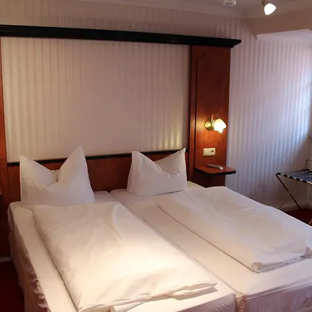Historik Goldener Hirsch Rothenburg 3*
